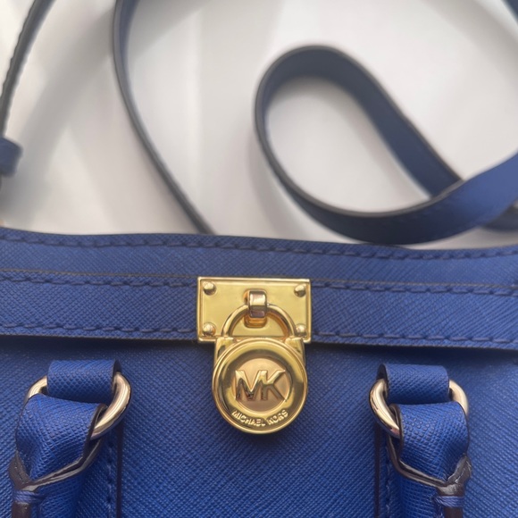 Michael Kors mini Hamilton lock cross body bag - Picture 4 of 5